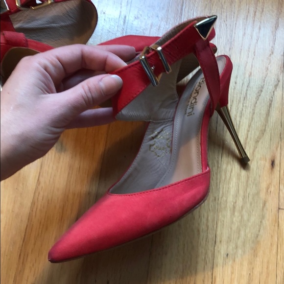 Heels - Picture 2 of 3